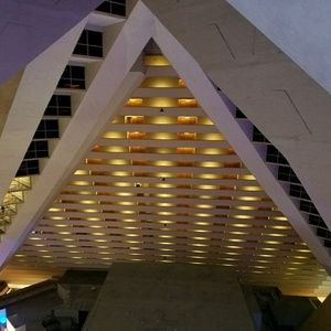 Meet your Posher, Lee